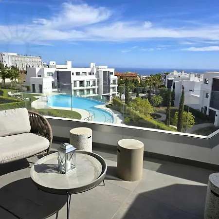 Luxury, Ocean View, Pool, Gym & Club Apartment