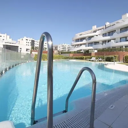Apartment Luxury, Ocean View, Pool, Gym & Club *
