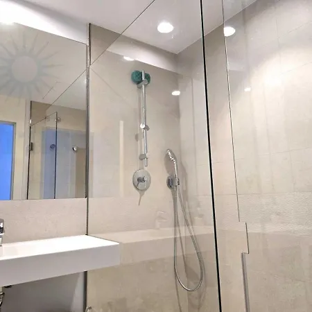 Apartment Luxury, Ocean View, Pool, Gym & Club Fuengirola