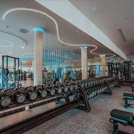 Luxury, Ocean View, Pool, Gym & Club Apartment