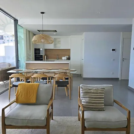 Apartment Luxury, Ocean View, Pool, Gym & Club